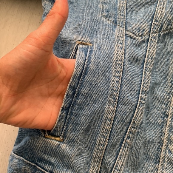 Levi’s‎ Denim Medium Wash Full Button Up Jacket Size Small Distressed - Picture 9 of 12